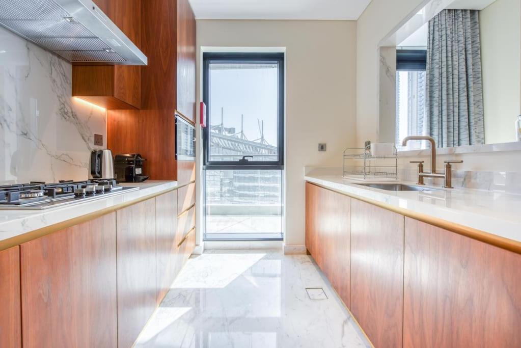 Rh - Spacious Chic Apartment, Next To Mall Apartment